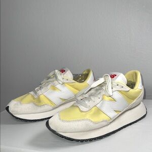 New Balance 237 Yellow & Off White Suede Athletic Sneaker Sz 8.5